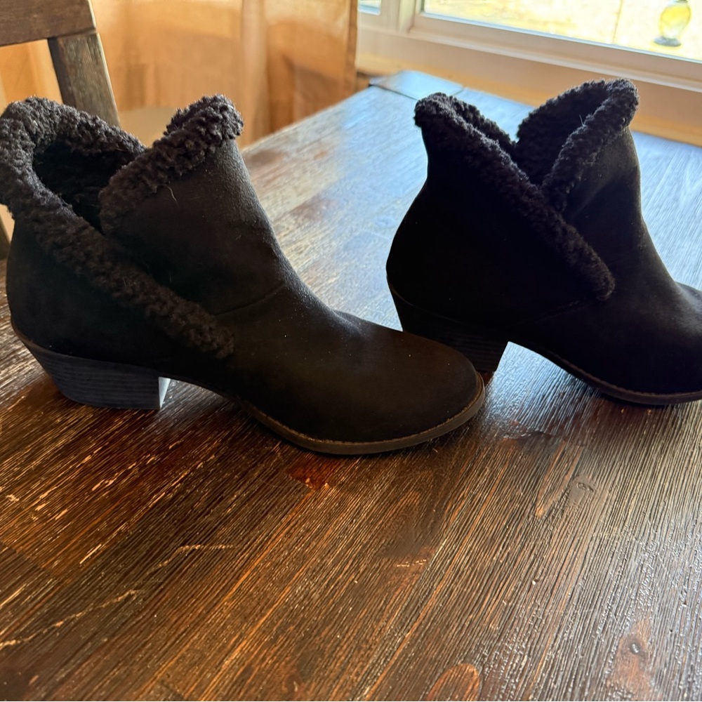 Me Too Black Ankle Booties with Faux Fur Trim